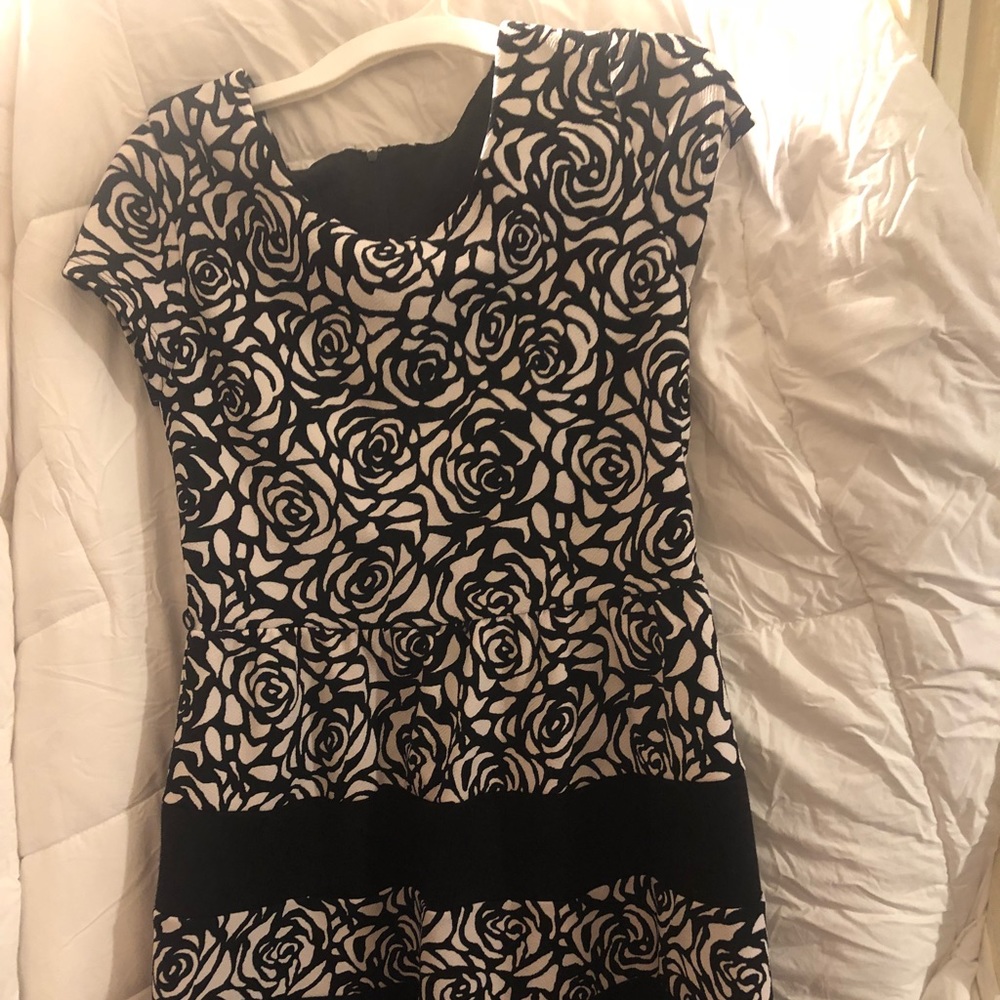 Youth Girls black and white dress